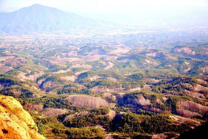 百里丹霞，十里绝壁，岳阳景区石牛寨两日游攻略
