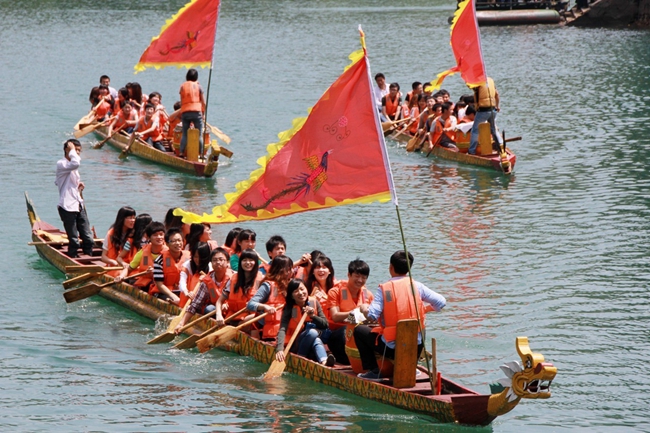长沙石燕湖激情龙舟赛长沙石燕湖激情龙舟赛