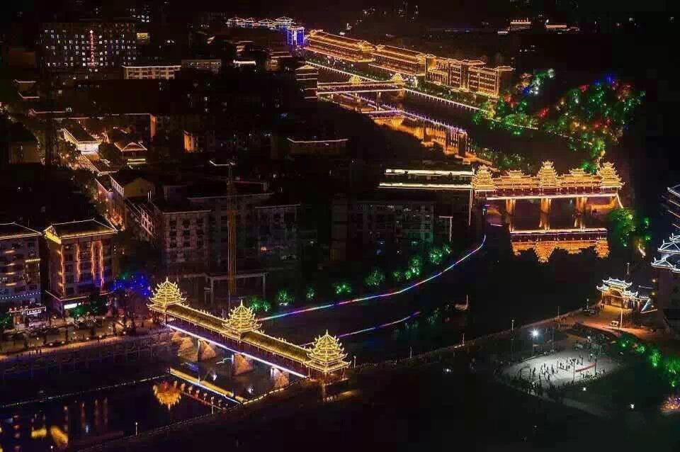 通道夜景