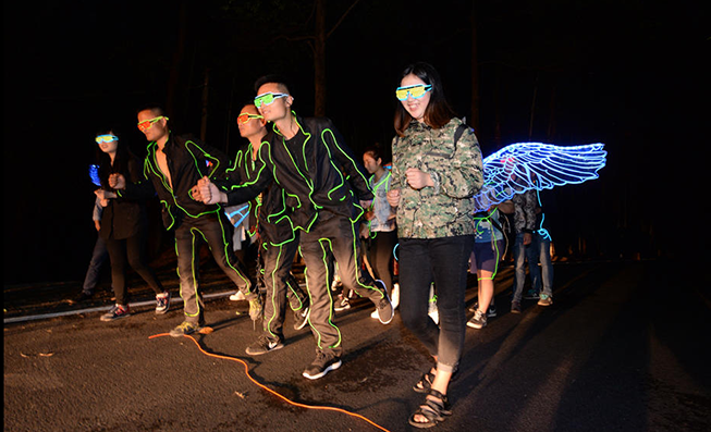 荧光夜跑
