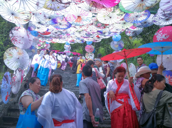 石燕湖红伞花灯节，长沙灯节，长沙周边灯展，长沙哪里看灯展